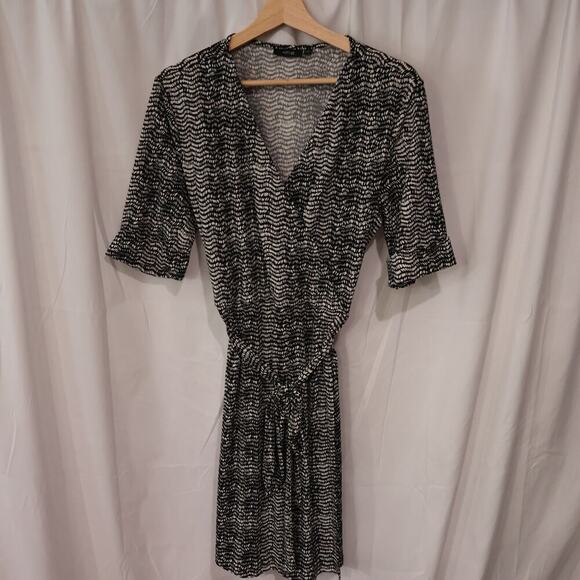 NWOT Apt 9 Dress Cross over Knee Length Short Sleeves Cuffed Black White - Picture 3 of 12